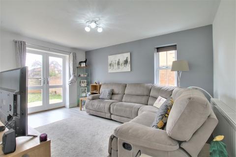 5 bedroom detached house for sale, Hive End Court, Chatteris