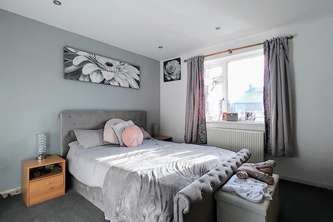 13 Thirkleby Royd, Clayton, Bradford, BD14 6EX