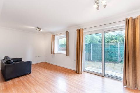 2 bedroom flat for sale, Twyford Abbey Road, Ealing, London, NW10