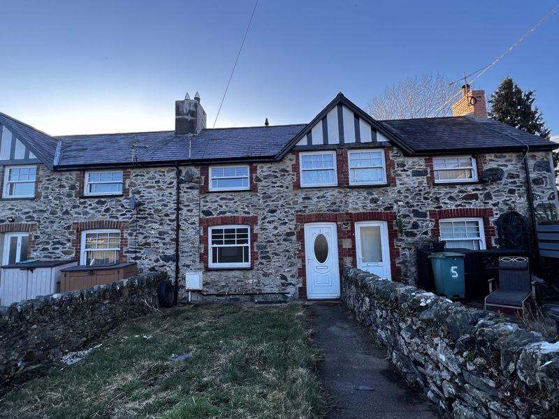 Llanfairpwllgwyngyll, Isle of Anglesey 1 bed terraced house £100,000
