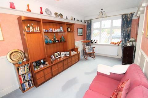 105 Warren Road, Banstead, SM7 1LQ