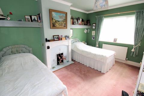 105 Warren Road, Banstead, SM7 1LQ