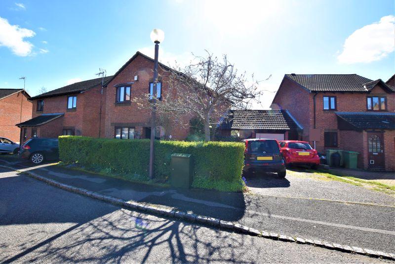 Edgecote, Great Holm, Milton Keynes 4 bed detached house for sale £