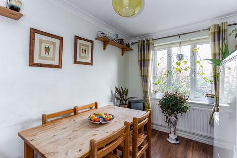18 Edgecote, Great Holm, Milton Keynes, MK8 9ER