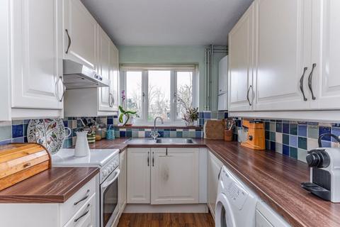 18 Edgecote, Great Holm, Milton Keynes, MK8 9ER