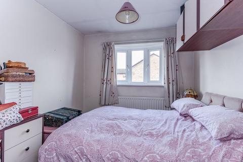 18 Edgecote, Great Holm, Milton Keynes, MK8 9ER