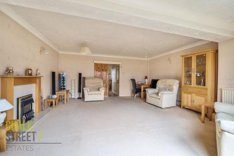 18 Venette Close, Rainham, RM13 9EA