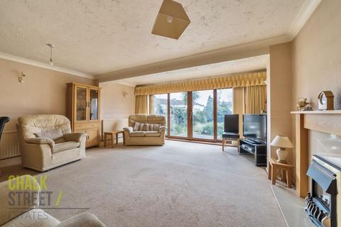 18 Venette Close, Rainham, RM13 9EA
