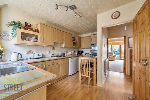 18 Venette Close, Rainham, RM13 9EA