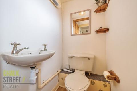 18 Venette Close, Rainham, RM13 9EA