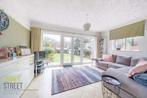 11 Netherpark Drive, Romford, RM2 5RJ