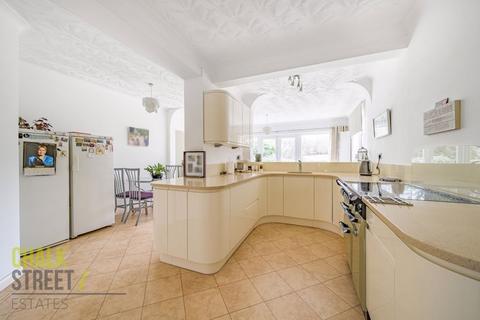 11 Netherpark Drive, Romford, RM2 5RJ