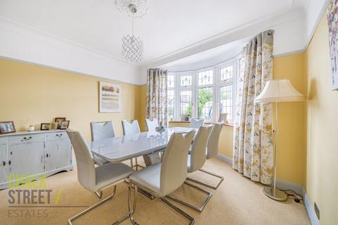 11 Netherpark Drive, Romford, RM2 5RJ