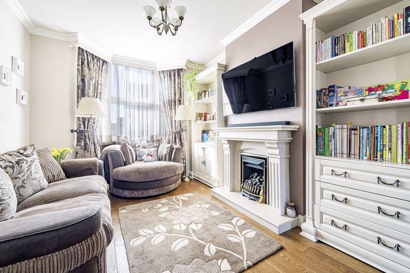 Holmewood Road, Tunbridge Wells 3 bed semidetached house £1,800 pcm