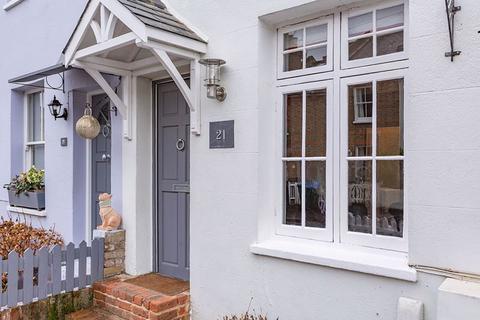 21 Queens Road, Thames Ditton, KT7 0QY