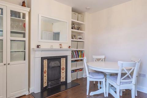 21 Queens Road, Thames Ditton, KT7 0QY