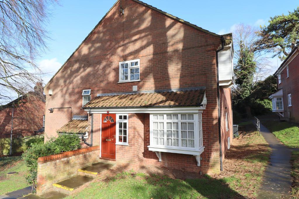 Somersby Close, South Luton, Luton, Bedfordshire, LU1 3XB 2 bed cluster