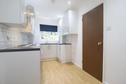 2 bedroom cluster house for sale, Somersby Close, South Luton, Luton, Bedfordshire, LU1 3XB