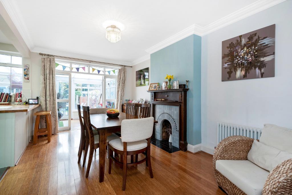 Sevenoaks Road, Orpington, Kent, BR6 9JL 3 bed semidetached house for