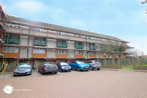 undefined, Harlech Gardens, Hounslow, TW5