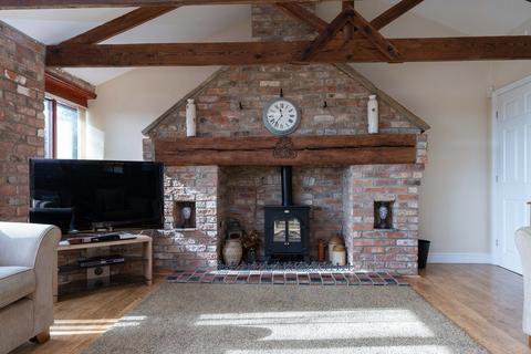 5 bedroom barn conversion for sale - Carrington Road, Frithville, Boston, PE22