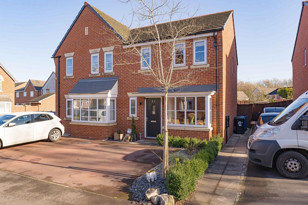 Wade Avenue, Warrington, WA4 3 bed semidetached house for sale £265,000
