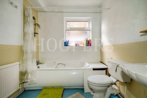 2 bedroom ground floor flat for sale, Ambleside Road, London, NW10