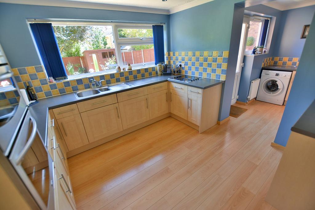 Wollaton Road, Ferndown, BH22 4 bed detached house for sale £525,000