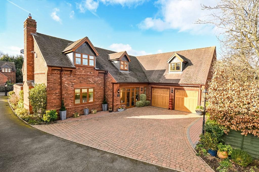 16 Vicarage Lane, Kings Bromley, BurtononTrent, DE13 5 bed detached