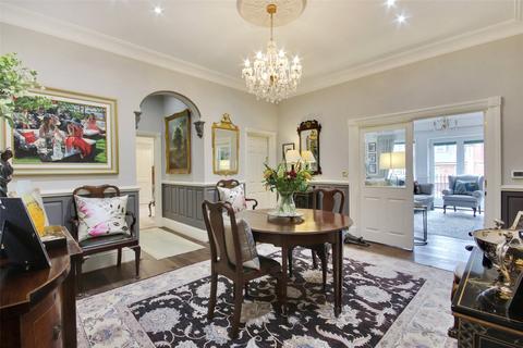 3 bedroom apartment for sale - Post Office Square, London Road, Tunbridge Wells, Kent, TN1