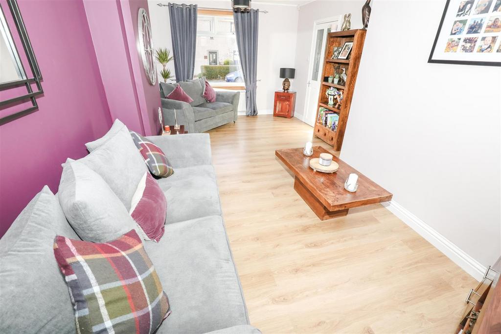 Auchmuty Road, Glenrothes 2 bed terraced house £93,995