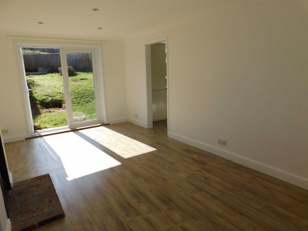 Heathfield Gardens, Robertsbridge 3 bed house £1,250 pcm (£288 pw)