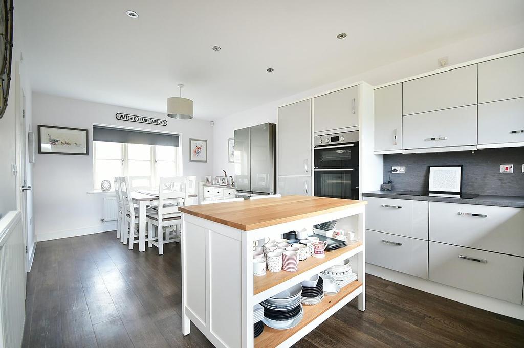 Kitchen d.JPG