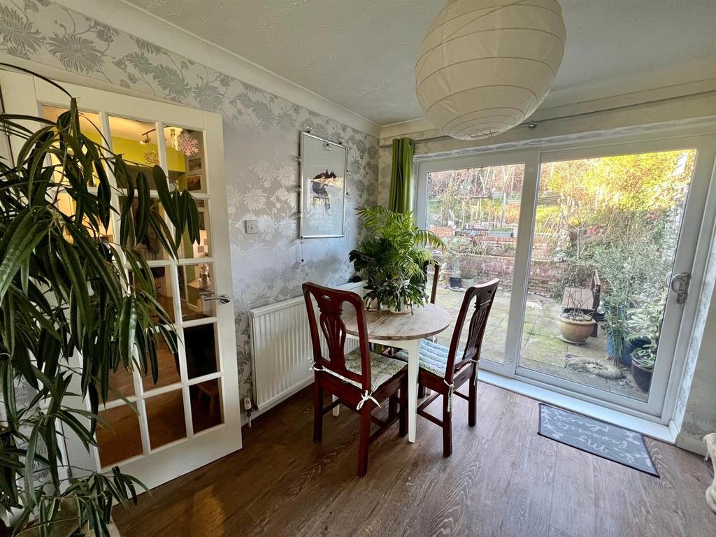 Meadow Road, Malvern 3 bed semidetached house £295,000