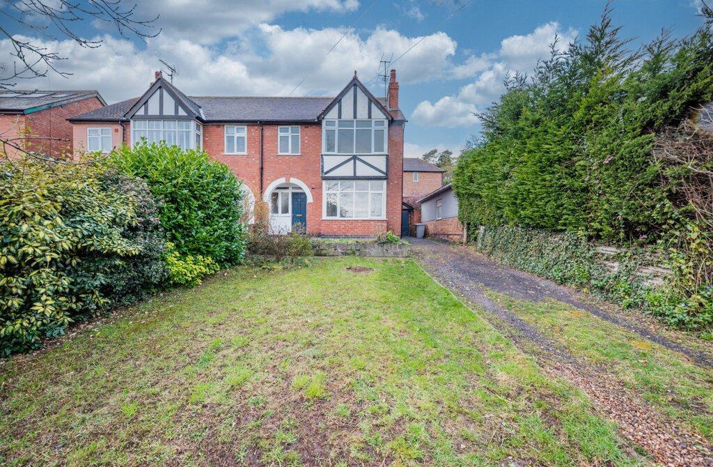 Nottingham Road, Lowdham 3 bed semidetached house £275,000