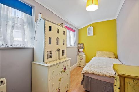83 Fairlawn Park, London, SE26 5SB
