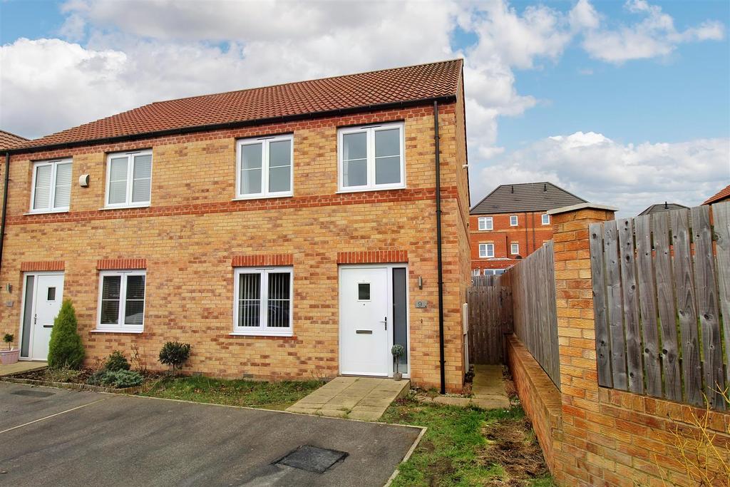 Staith Lane, Mapplewell, S75 6GT 3 bed semidetached house for sale £