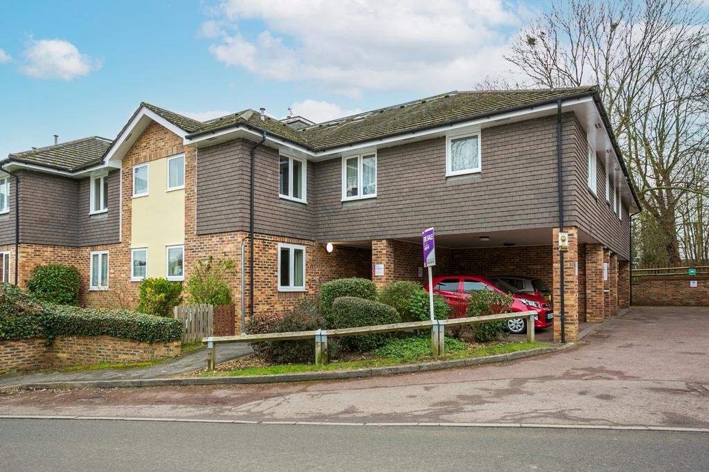 Church Lane, Kings Langley... 1 bed apartment £190,000