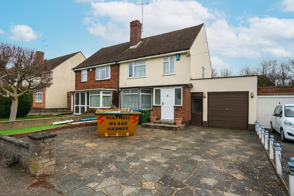Westlea Avenue, Watford, Hertfordshire, WD25 3 bed semidetached house