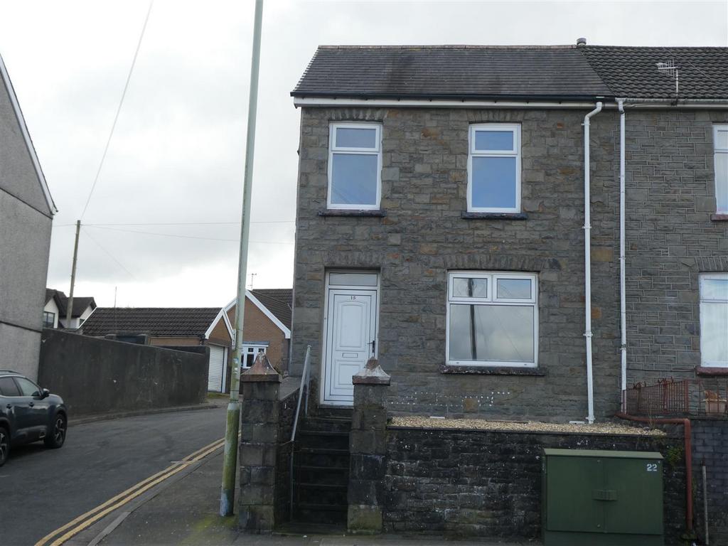Cemetery Road, Trecynon, Aberdare 2 bed end of terrace house £123,500