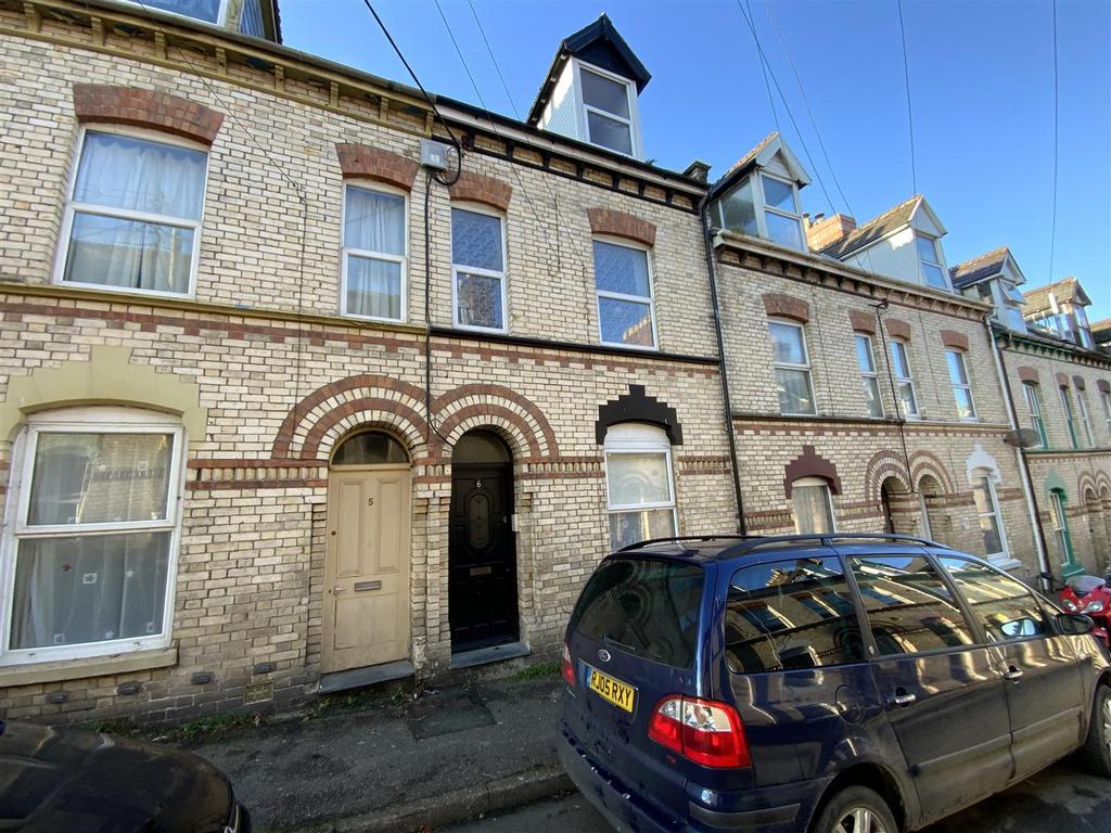 Sunflower Road, Barnstaple Studio £70,000