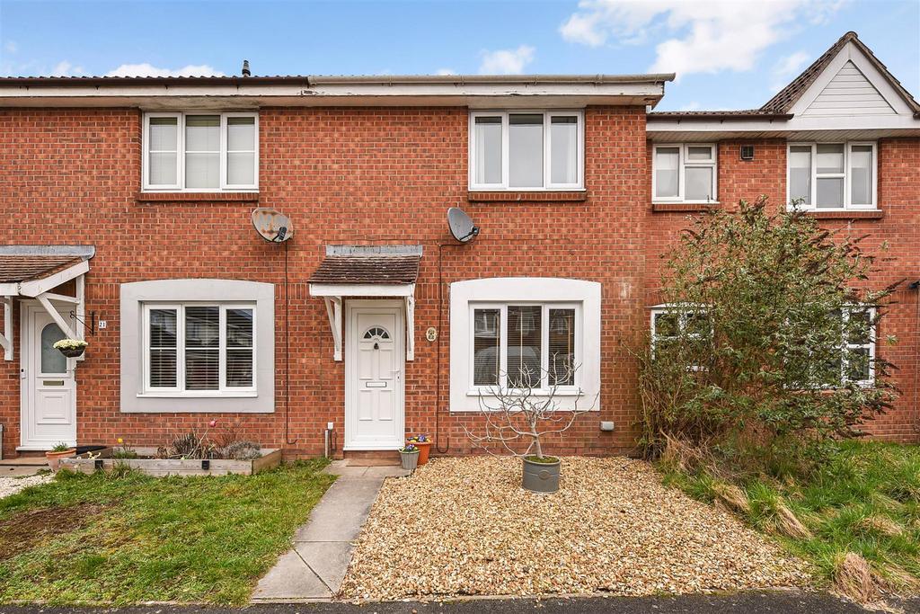 Chapel River Close, Andover 3 bed terraced house - £290,000