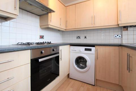 2 bedroom apartment to rent - Dunnymans Road