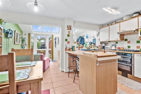 3 Balmoral Close, Evesham, WR11 4QN