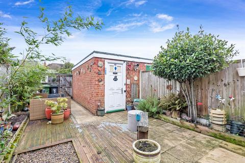 3 Balmoral Close, Evesham, WR11 4QN