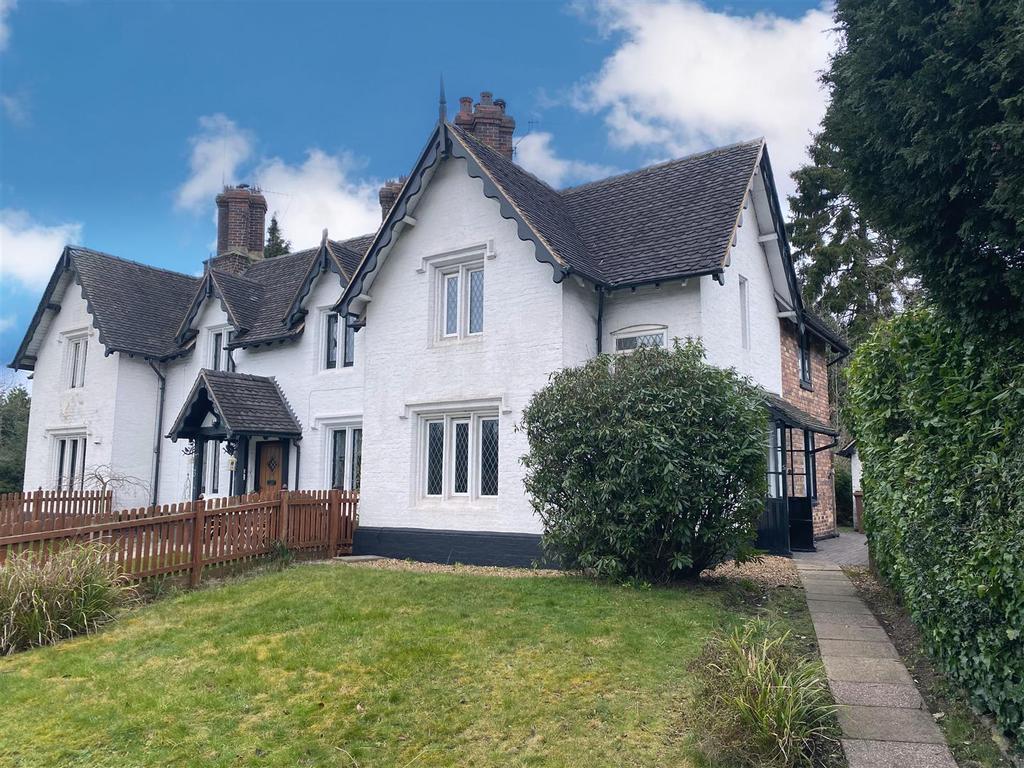 Longton Road, Trentham 2 bed cottage £250,000