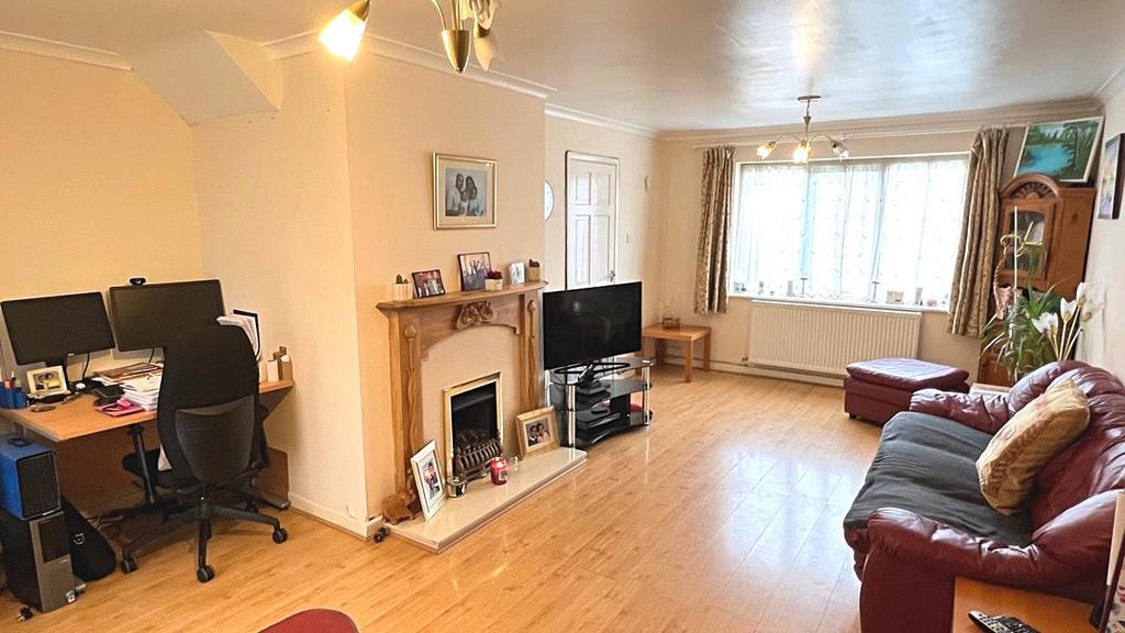 Trinity Road, Four Oaks 3 bed semidetached house for sale £400,000