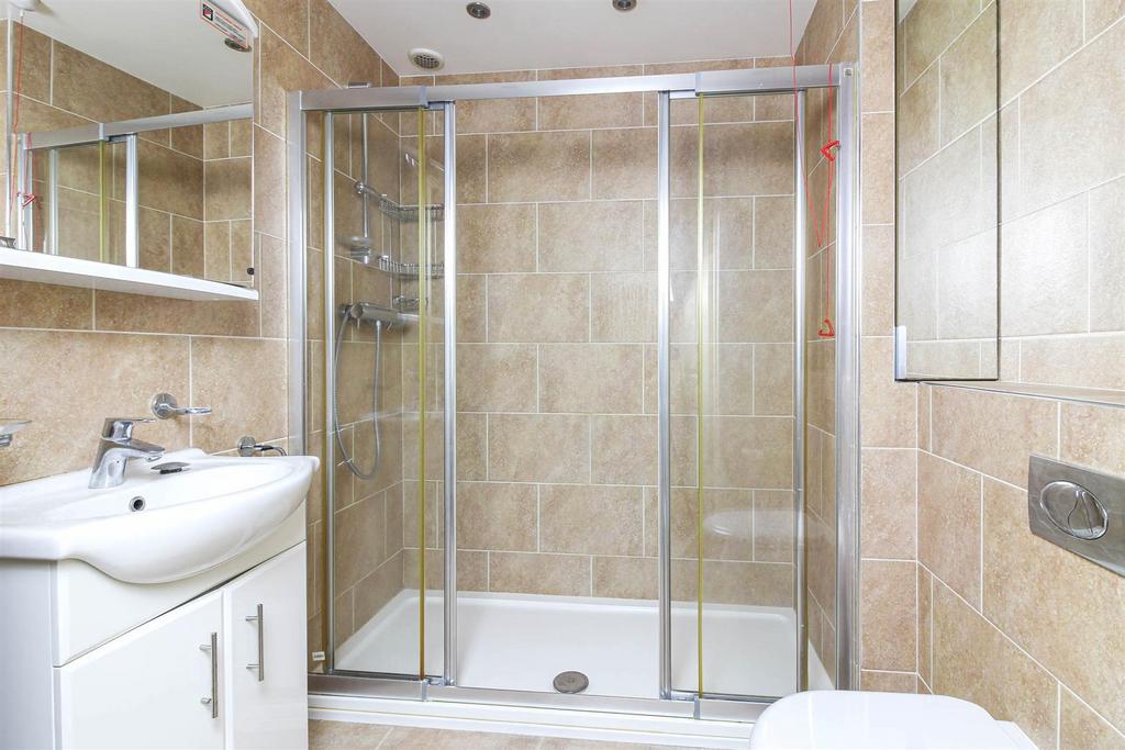 Bathroom (1 of 1).jpg