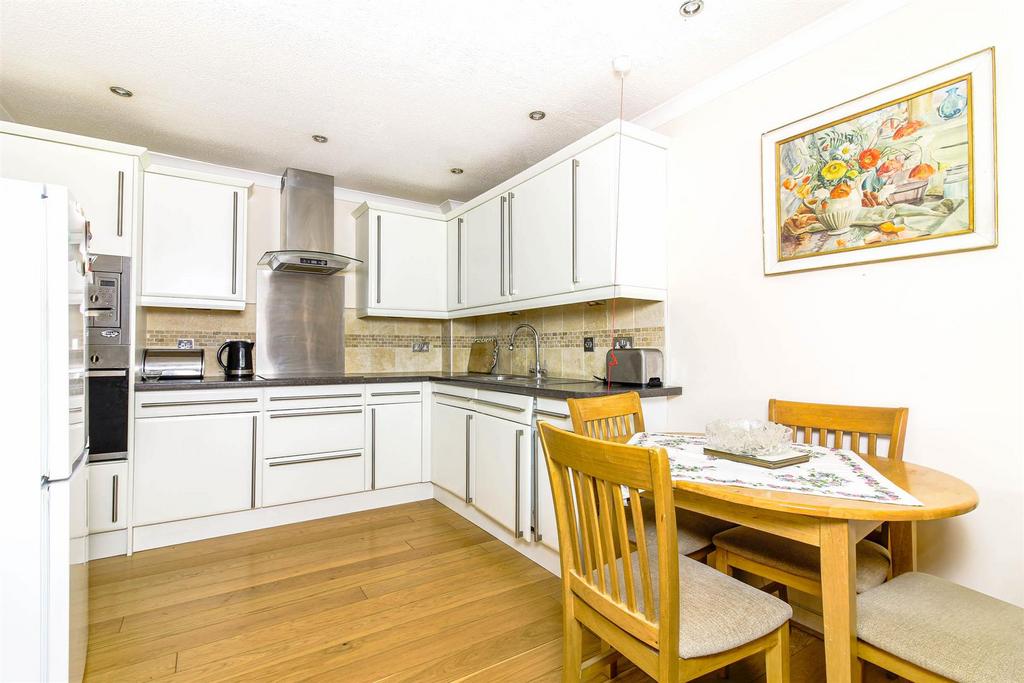 Kitchen (1 of 1).jpg