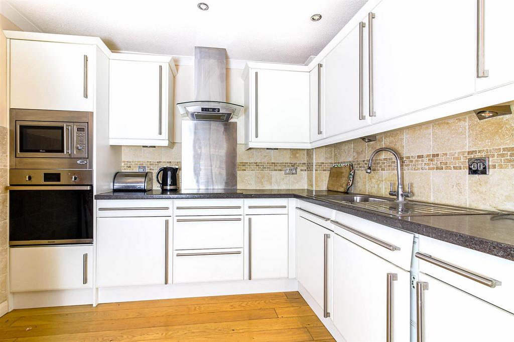 Kitchen2 (1 of 1).jpg